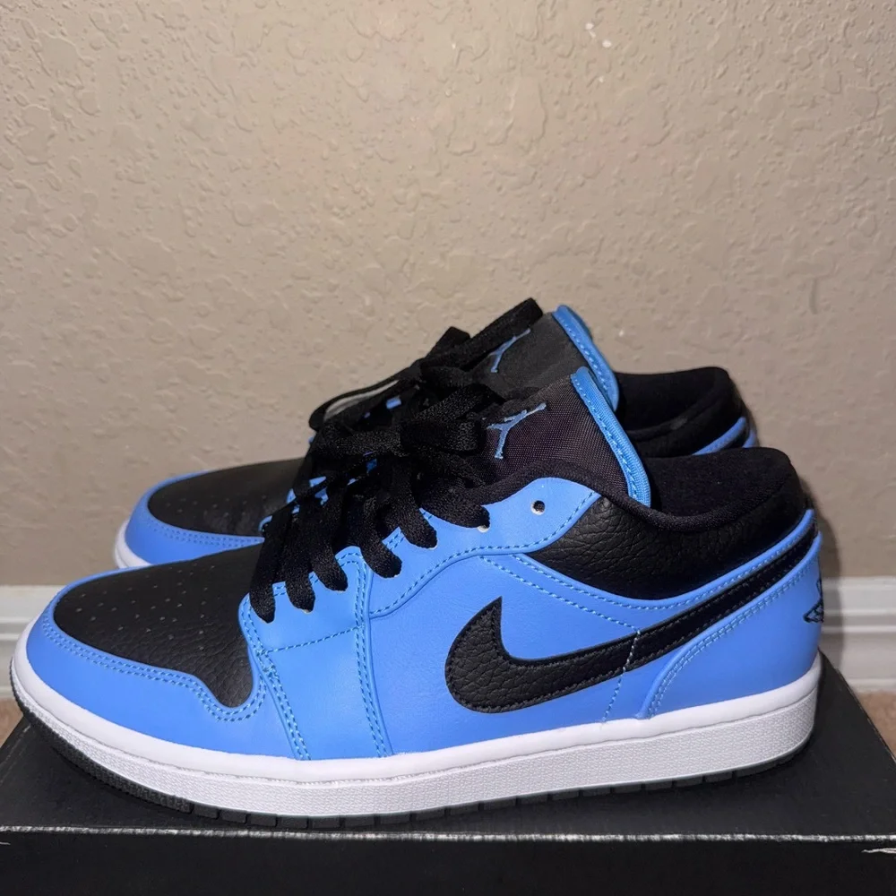 Nike - Picture 3 of 5